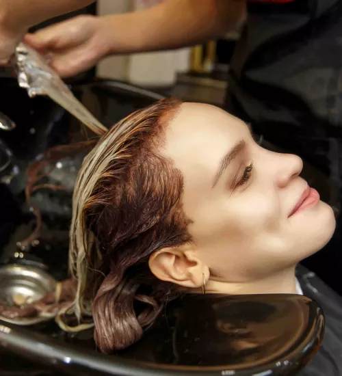¿Cómo aplicar shade para el cabello de Redken?