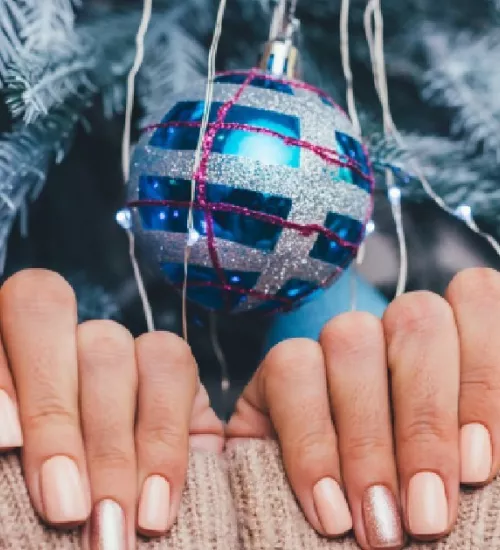 7 Ideas de uñas para fin de año que robarán miradas