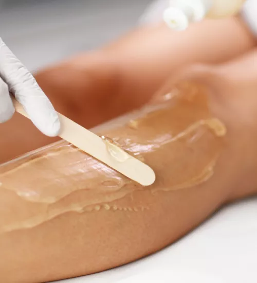 Depilación con cera vs crema depilatoria: ¿cuál es la mejor opción?