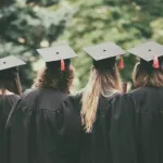Peinados para graduación con cabello suelto
