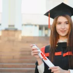 Cómo elegir el Peinado de Graduación perfecto según tu vestido y estilo