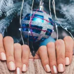 7 Ideas de uñas para fin de año que robarán miradas