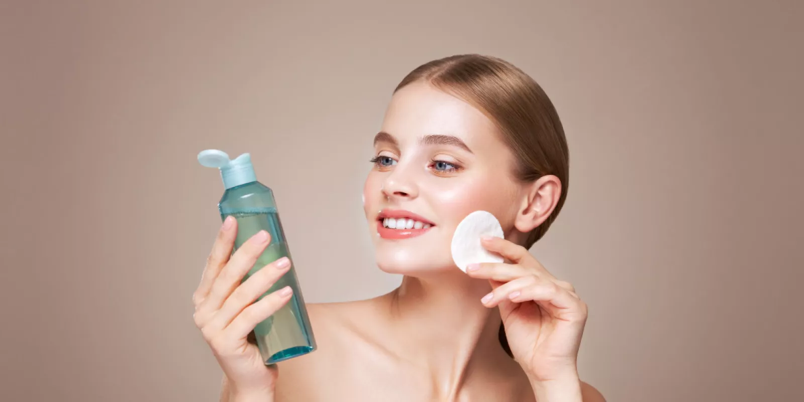 ¿Para qué sirve el tónico facial? El paso secreto para una piel radiante