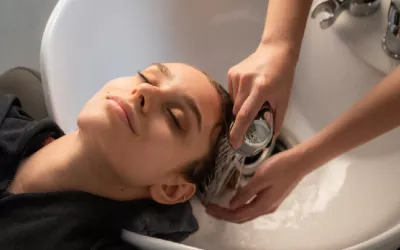 Errores comunes en el cuidado del cabello que debes evitar